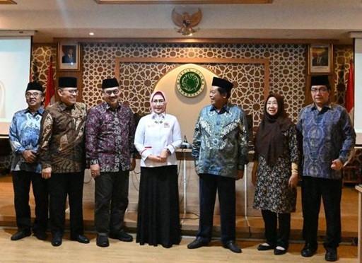 MUI Anugerahkan Penghargaan Tokoh Inspiratif Ekonomi Umat kepada Ketua Kadin DKI Jakarta