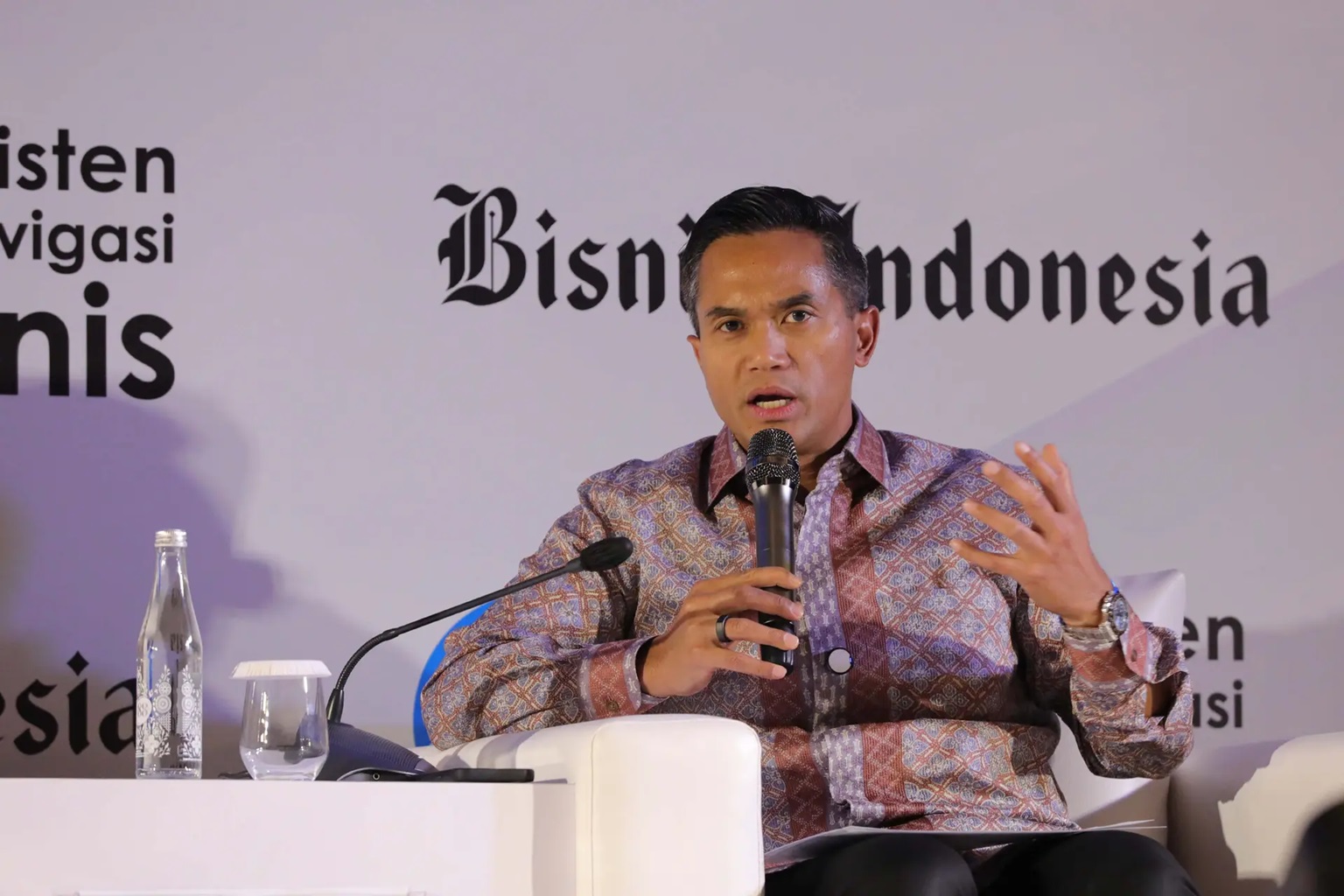 Ketum Kadin Indonesia Bertemu Menkeu Bahas Pengawasan Impor di Sektor Alas Kaki, TPT, dan Baja